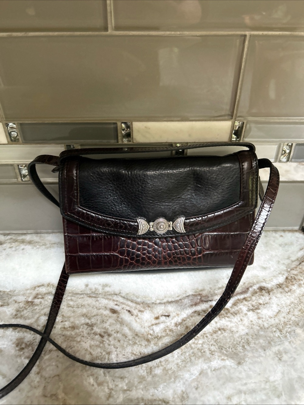 Brighton Vintage Leather Women Black Brown Croc Embossed Wallet Crossbody travel